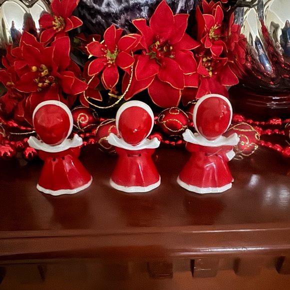 Holiday Angel Figurines Set - Red and White - Picture 2 of 4